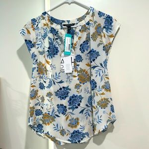 41 Hawthorn split neck blouse. New with tags. Size Small.